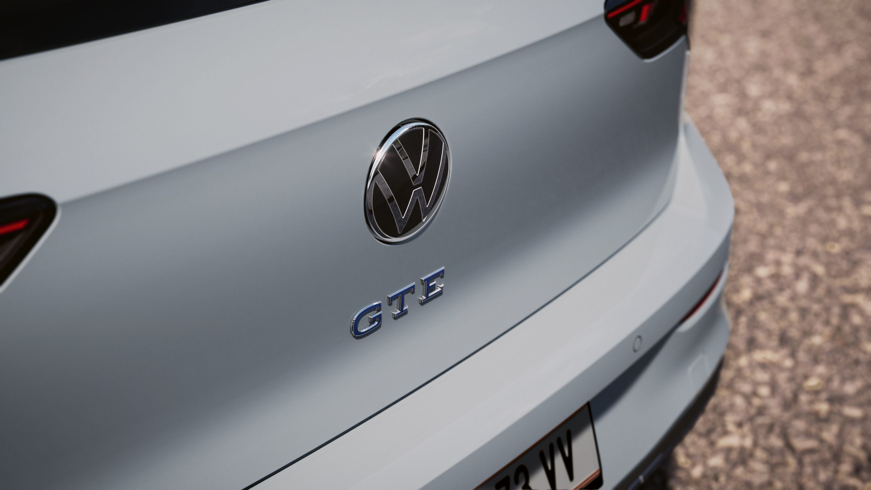 Logo und Schriftzug am Heck des VW Golf GTE