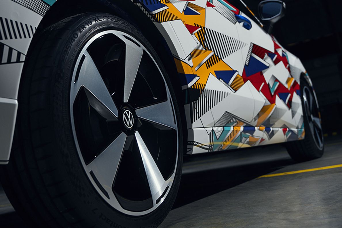 Blick auf das Rad hinten rechts und die Seitenansicht vom ID. Polo