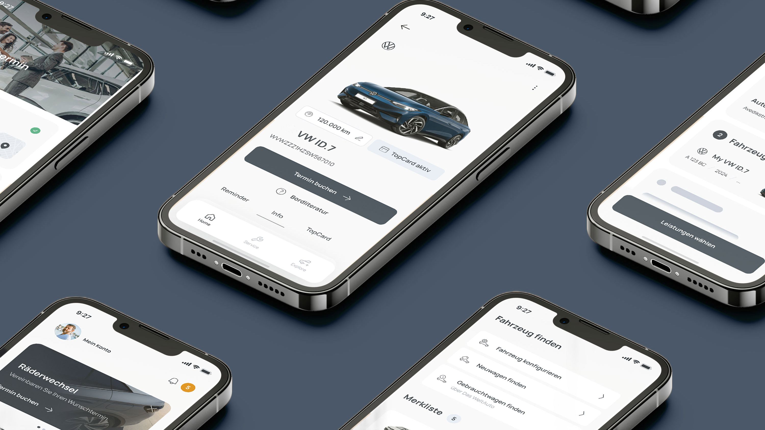 Handys legen auf einer Oberfläche mit geöffneter Carlog App. 