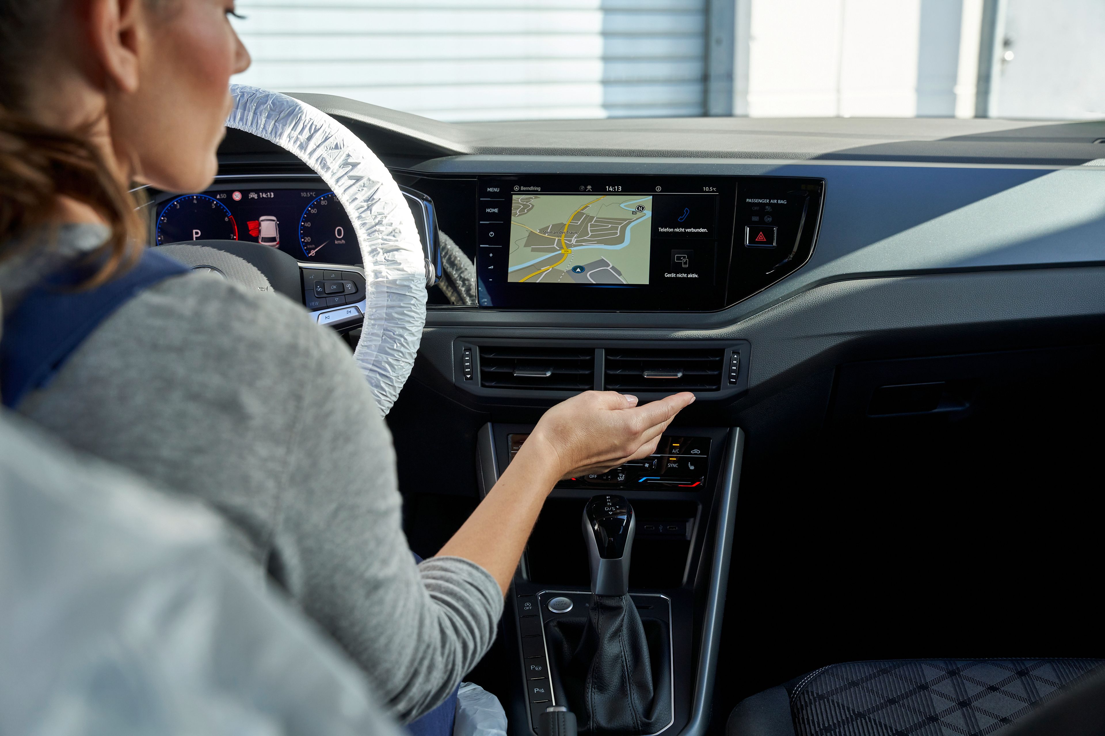 Blick auf das Bedienfeld einer Volkswagen Klimaanlage