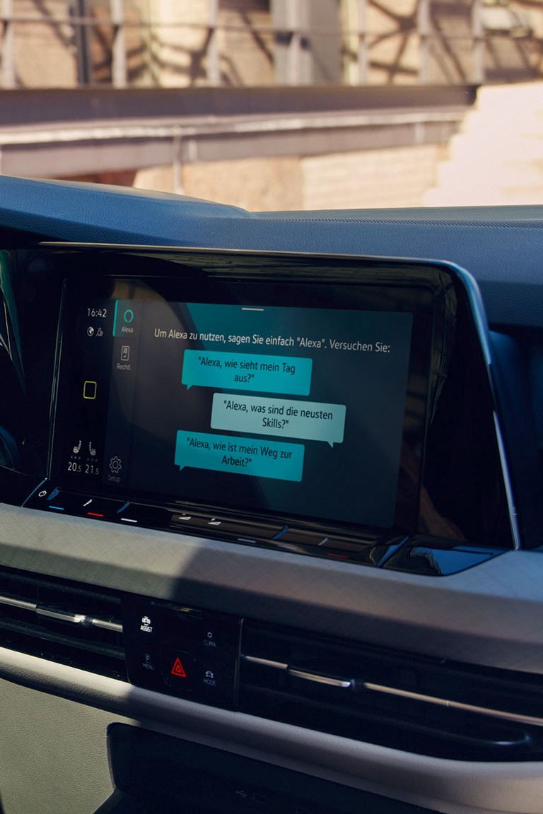 Ansicht des Cockpit im VW Golf Variant